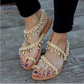 Slipper mit quadratischem Zehenring und schickem Dekor